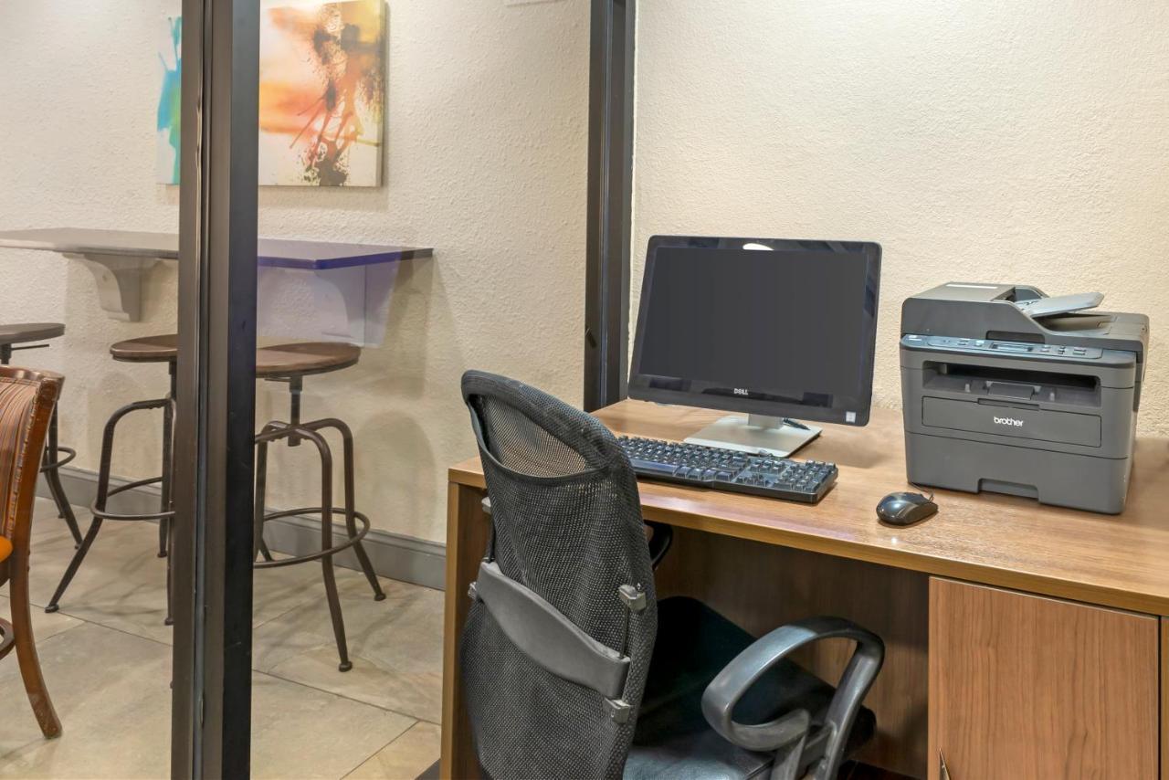 Best Western Plus Executive Hotel Richmond Dumbarton Eksteriør billede