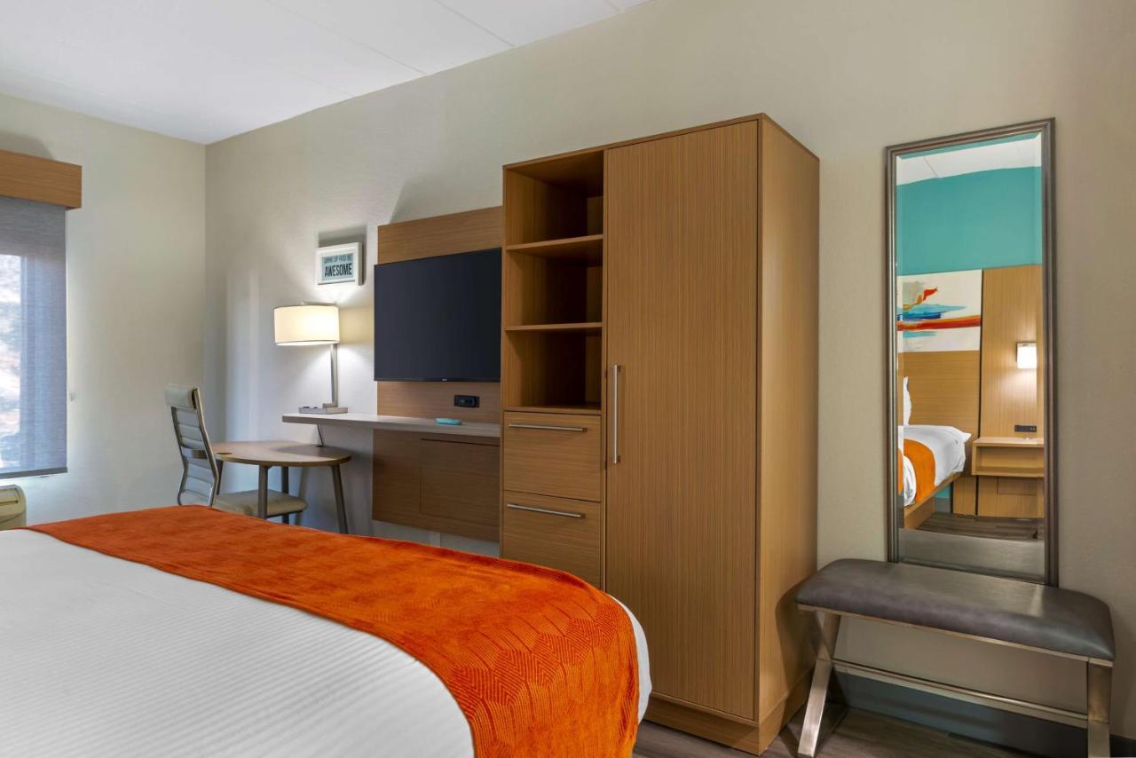 Best Western Plus Executive Hotel Richmond Dumbarton Eksteriør billede