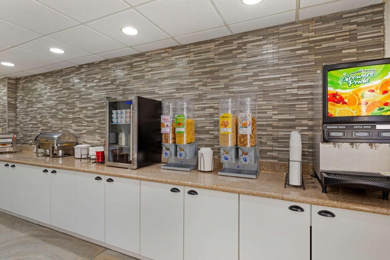 Best Western Plus Executive Hotel Richmond Dumbarton Eksteriør billede